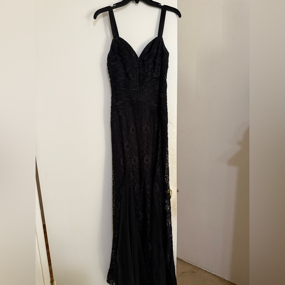 Elegant Black Lace Evening Dress